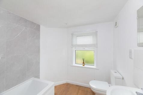 3 Claude Avenue BA2 1AE-18.jpg