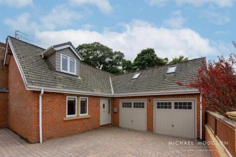 Silksworth Hall Drive-02.jpg