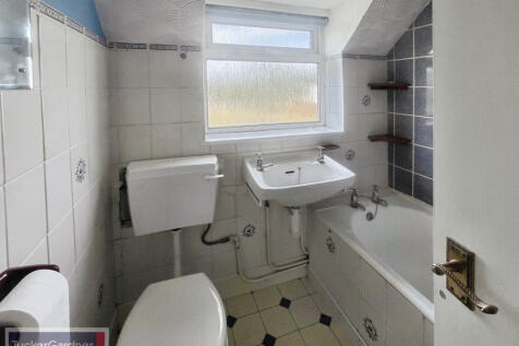 Woburn Place, Duxford, CB22 4QJ photo 5