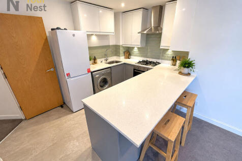 Apartment 6 , Derwentwater Terrace, Headingley, Leeds, LS6 3JL photo 3