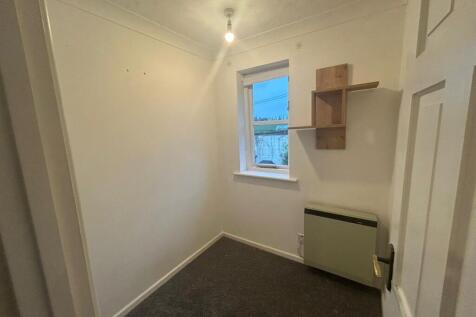 2 ridges small room.jpeg