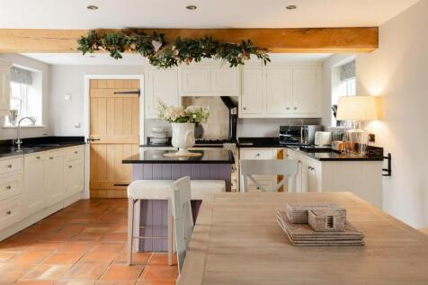 Cottage - Kitchen/Dining Room