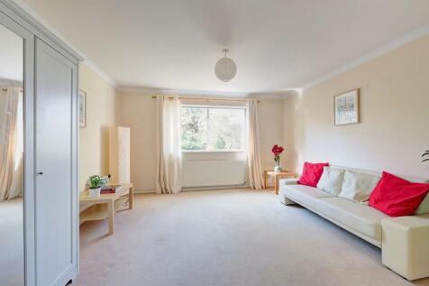 221_rusham_road_Rece