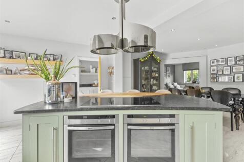 23 Marlow Road, HP11 1TA-24.jpg