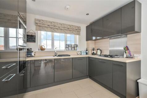 1 Bedroom Apartment, Churchill Court, Eden Road, Dunton Green photo 4