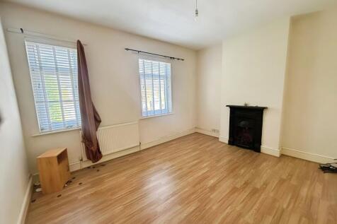 817e3372-WhatsApp...