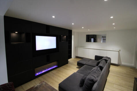 Beautifully maintained two-bedroom ground floor f