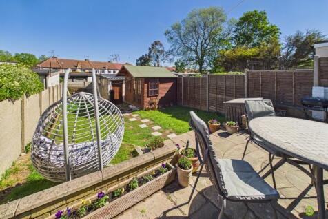 Rear Garden presented by James Hillier for Ewemove