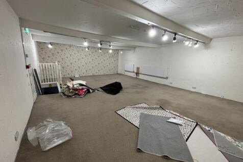 Retail Property (high street) to rent Image 7