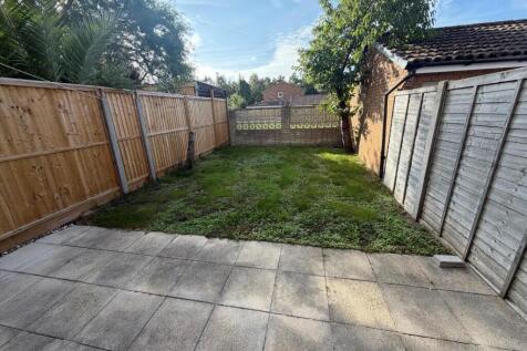 33 chetnole new garden.jpg
