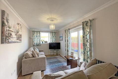 Bowden Park Road 9 - Lounge Front.jpg