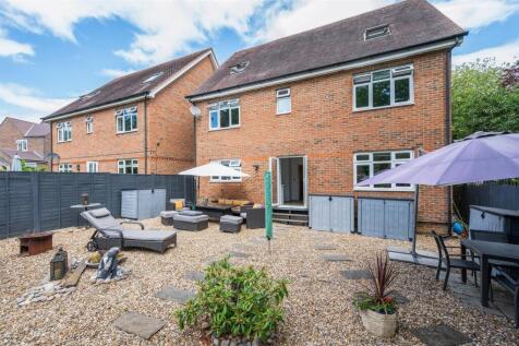 BYWOOD CLOSE, 4- (7).jpg