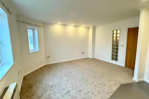 6 Trehellan Heights Lounge