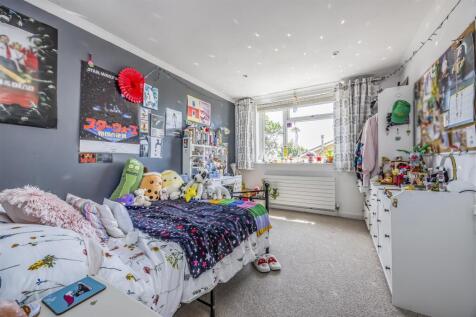 29 Wraysbury Park Drive, Emsworth-PorticoMarketing