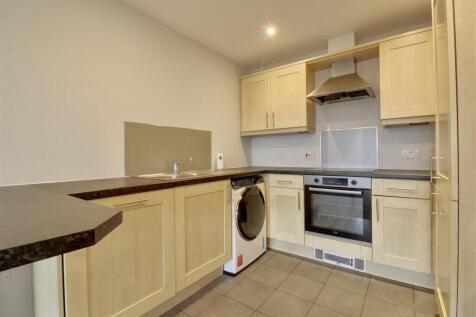 KITCHEN/LOUNGE/DINER