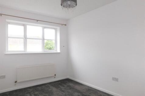 Lymington Drive, Longford photo 5