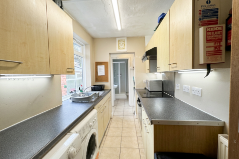 Tiverton Road - 3 bed, Selly Oak, West Midlands, B29 photo 3