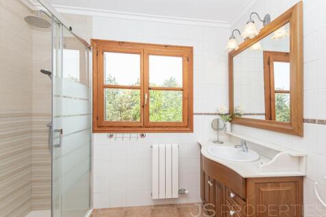 VILLA FOR SALE IN THE COUNTRYSIDE 