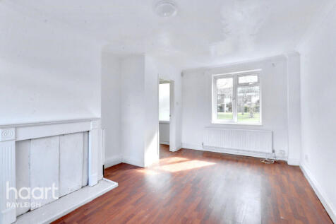 Pamplins, Basildon photo 3