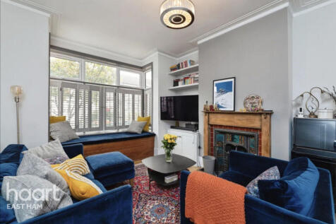 Shakespeare Crescent, LONDON photo 5
