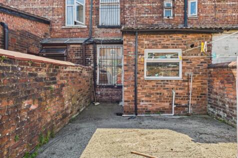 CAM03729G0-PR0367-STILL013