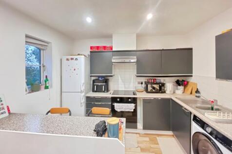 Anglian Close, Watford, Hertfordshire, WD24 photo 3