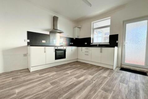 West Road - Kitchen 2.jpg