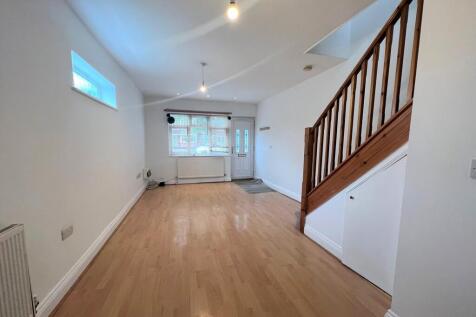 Kings Road, Harrow photo 5