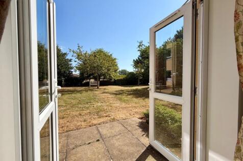 Living Room to Patio &amp; Communal Garden