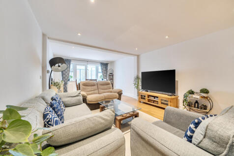 1437117-15-69cbcf...