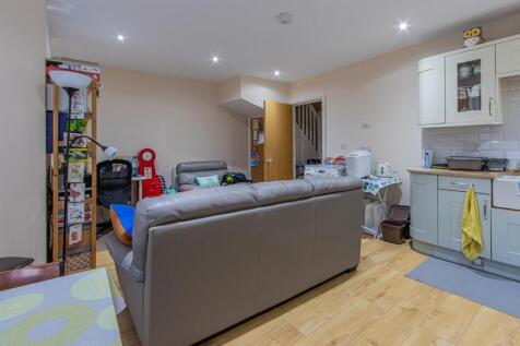 North Road 274, 3-3.jpg