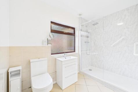 CAM01740G0-PR0486-STILL014