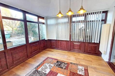 Conservatory and dining room