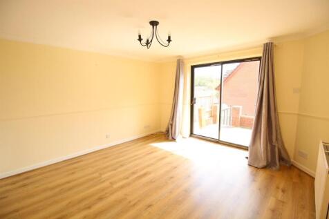 Petrel Close, Torquay photo 3