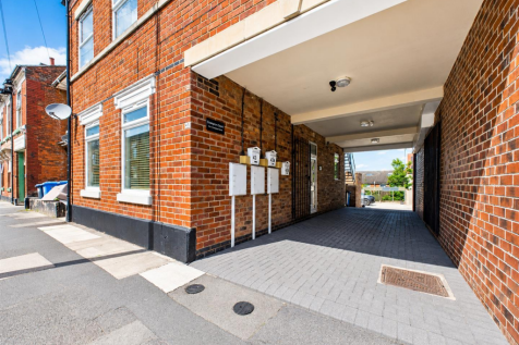 Crompton Street Front