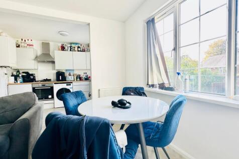 Rolleston Drive, Lenton photo 5