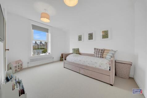 6 Bed, End Terrace, Silsden