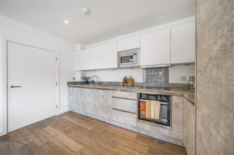 1 bed, 1st floor, Verona House, Dagenham, RM9 photo 4
