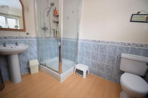 Bathroom.JPG