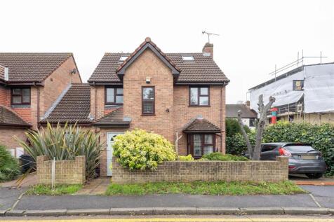 Avon Way, E18
