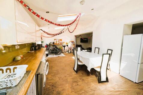 Ingham Grove, Nottingham, Nottinghamshire, NG7 photo 2