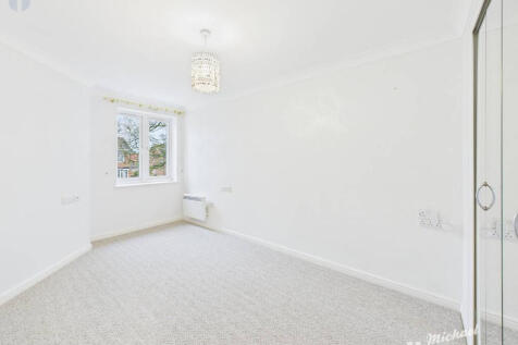 CAM03852G0-PR0495-STILL005-thumbnail-h750-70