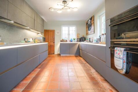 Parry Church Cottage Landulph-5.jpg