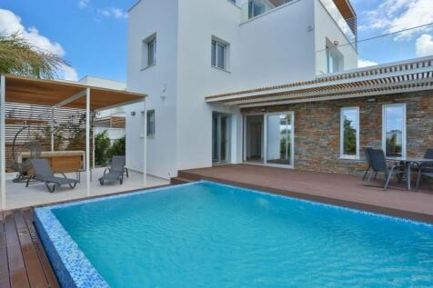 4 Bedroom Villa For 