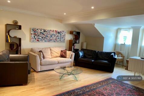 Living Room (View 2)