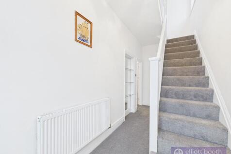 55 Chislehurst Avenue photo 4