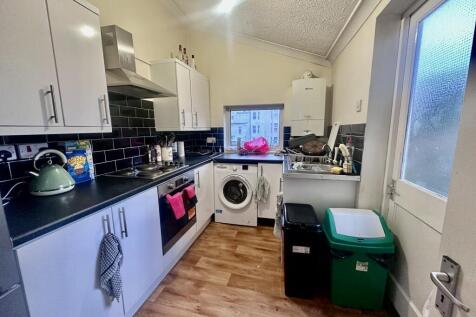 63 Alexandra Road photo 2