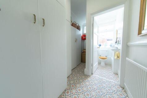 Service &amp; washroom