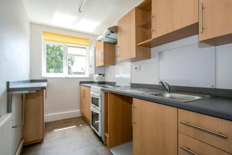 Carisbrooke Court, New Milton, BH25 photo 5