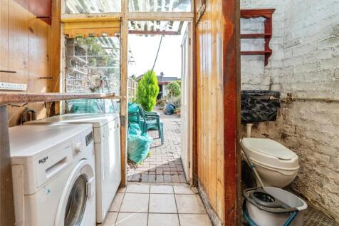 Lean To &amp; Wc